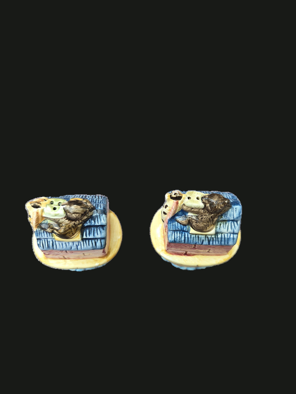 Vintage Hand-Painted Ceramic Noah's Ark Figural Salt & Pepper Shakers w/ Bear, Giraffe & Elephant — OGR-048 - OGR-048_2_Top_Shaker_Holes_View_nobg.jpg